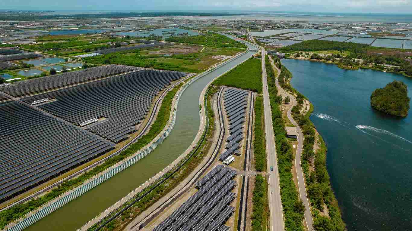 龙门国际能源事业提供智慧能源管理、、、太阳能监控管理、、、全方位电厂建置及运维解决方案，，，，并拥有管理超过6000案场的经验